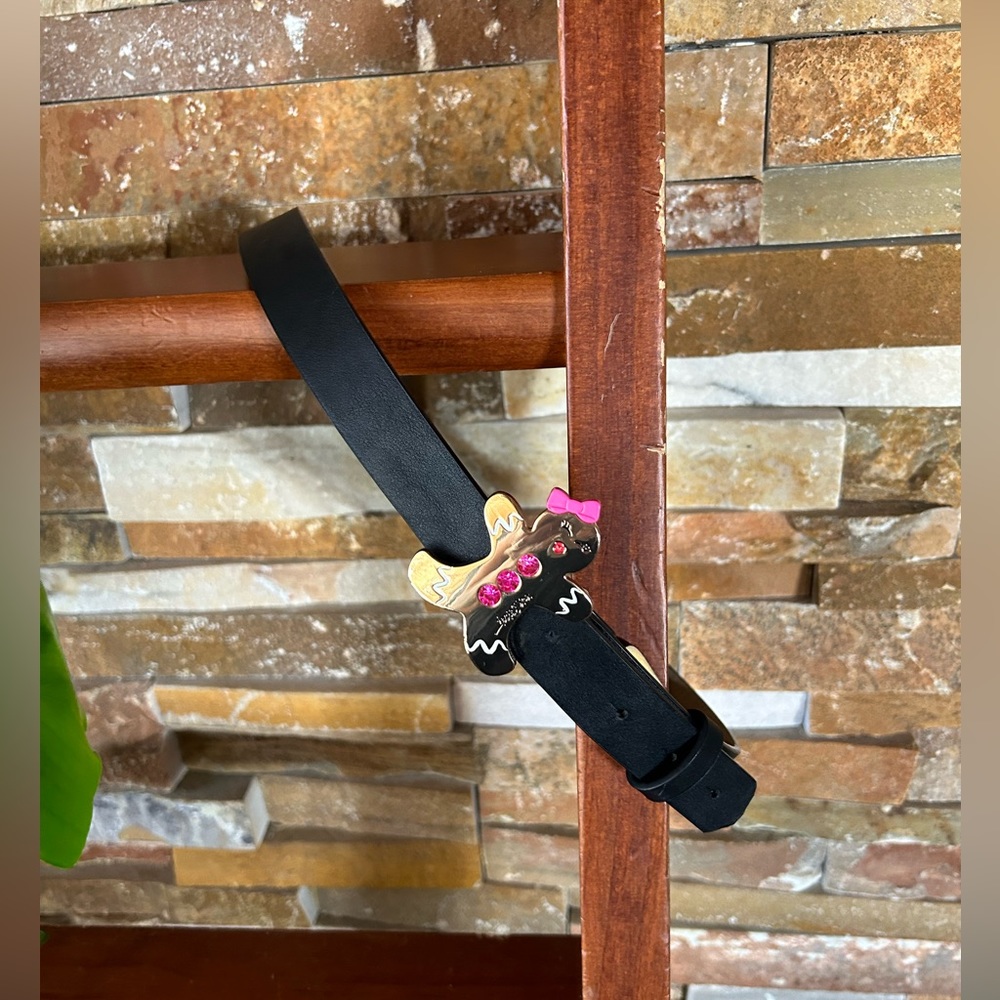Betsy Johnson black leather belt with Pink rhinestone gingerbread girl s-small